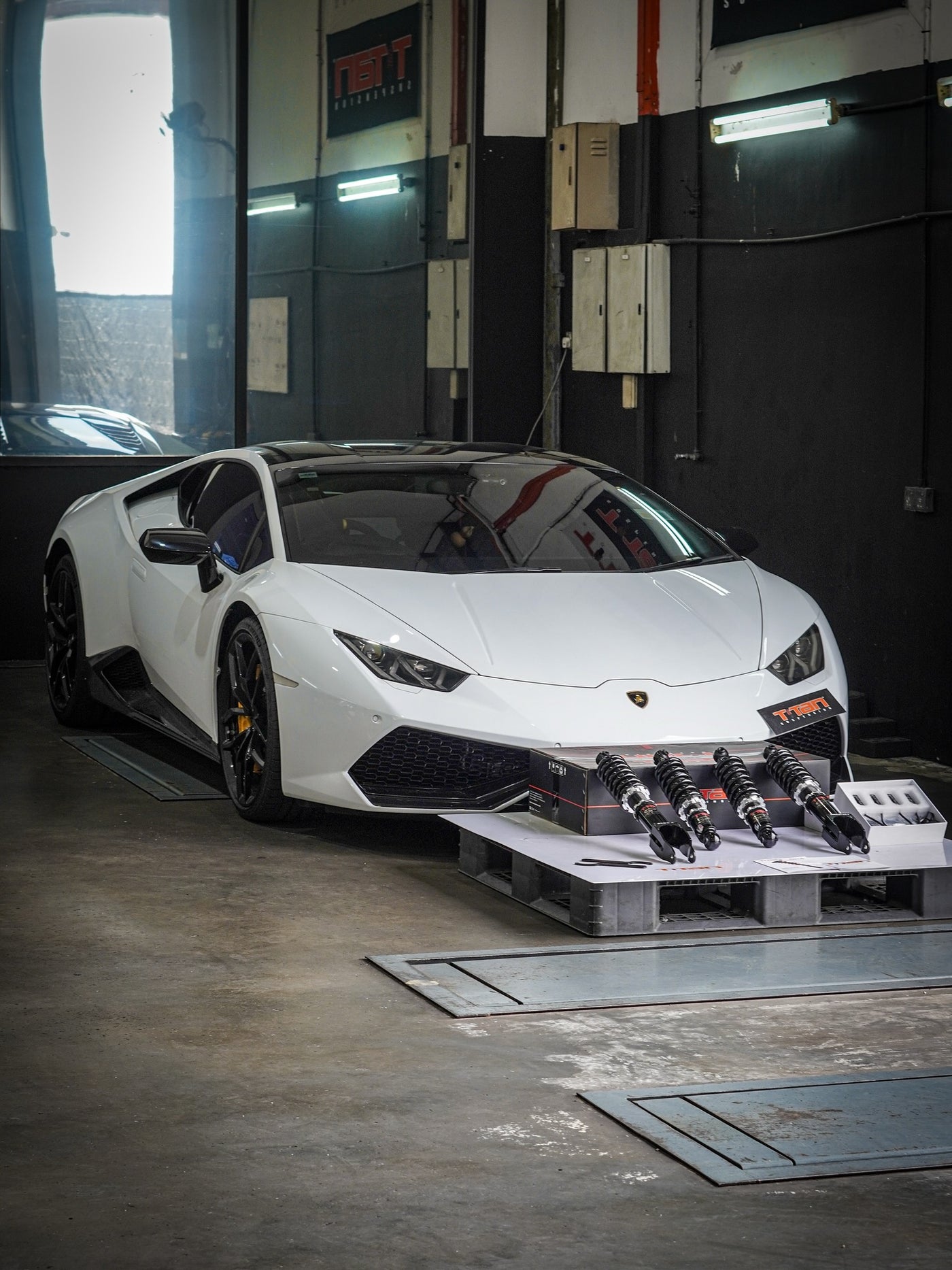 Lamborghini Huracan Coilovers - TITAN SP3 Suspension Kit
