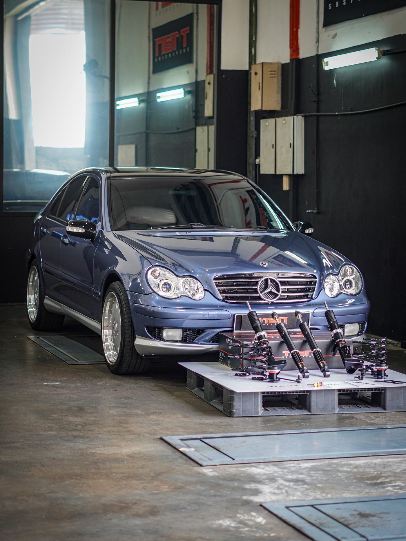 Mercedes-Benz C-CLASS W203 2WD Coilovers - TITAN SP-3 Suspension Kit